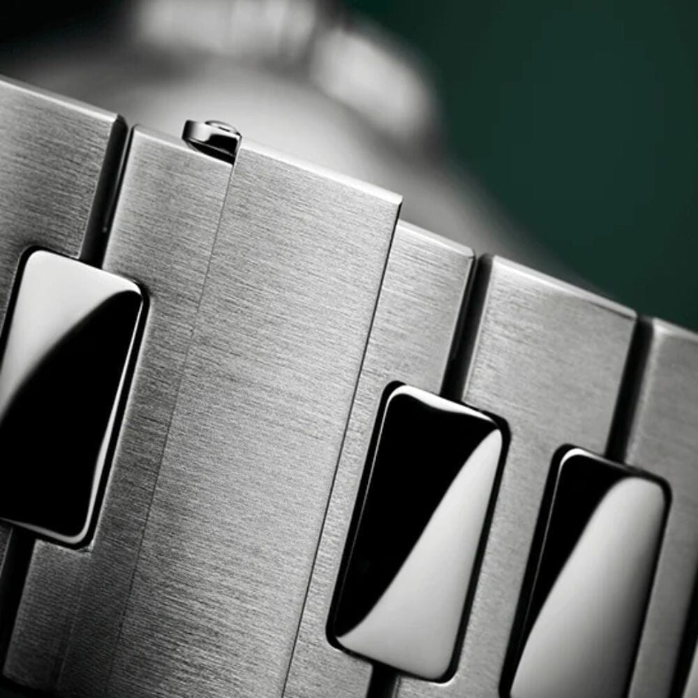 Nautilus 5711/1A-014 'Olive Green' Luxury Watch